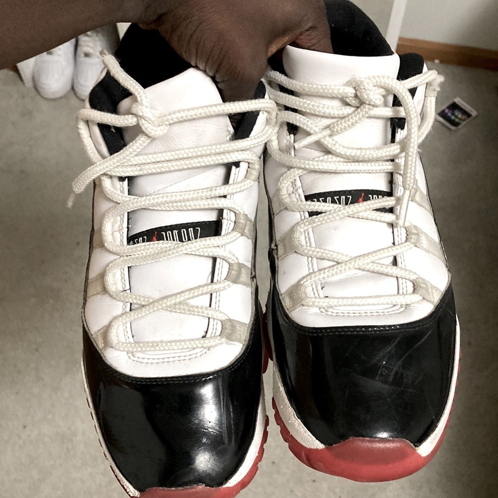 Air Jordan 11 low gym red